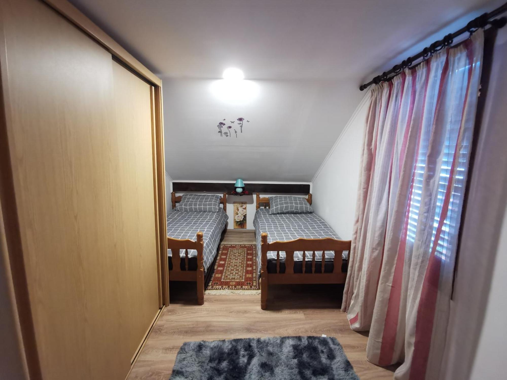 Villa Kuca Za Odmor Jezero Ogulin Esterno foto